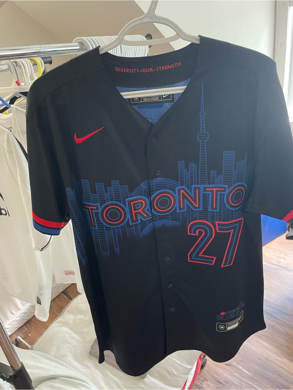 Toronto Blue Jays Guerrero JR #27 City Skyline Jersey SIZE LARGE MENS